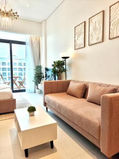 Stylish New Studio Apartment with Balcony - 9