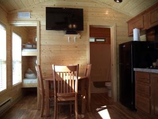 Palm Springs Camping Resort Cabin 3 - 9