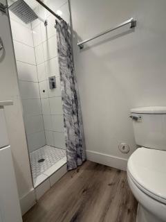 USC Private Suite and Bath Long Term 4 Minutes to USC Fast Wifi and Laundry Included - 4