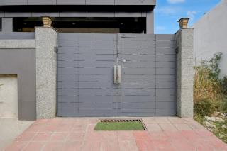 Super Townhouse Ekana Cricket Stadium Formerly Sunrise Regal - 2