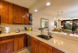 Kamaole Sands #2-301 Great Location Near Beach,Fitness Center,Hot Tub, A/C - 2