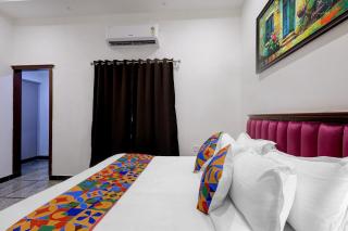 FabHotel Kences Inn - 7