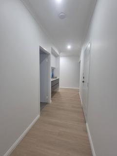 Coastal Elegance 3BR 2BA Near Beach & City - 6