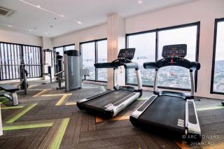 Arc Towers Queen Studio with WiFi - 3