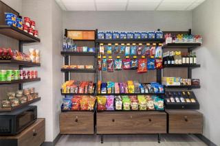 Hampton Inn and Suites - Lincoln Northeast - 1