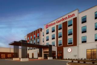 Hilton Garden Inn Hutchinson - 9