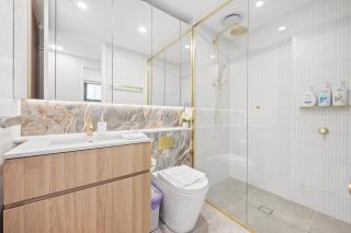 Charming Inner-North 2BR Apt w Parking n Gym - 3