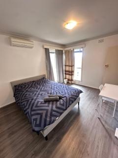 Spacious and Cozy Queen Room - BM4 - 2