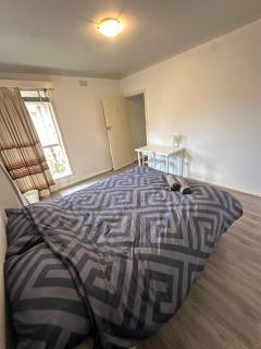 Spacious and Cozy Queen Room - BM4 - 8