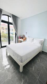 La Paix Homestay Mallorca - Grand World - 9