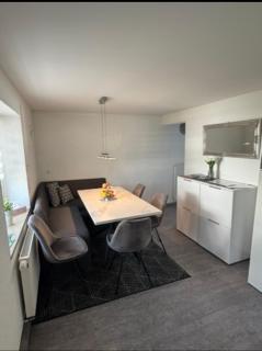 Family & Work Apartment - 0