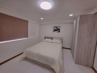 Hugg daily airport 1 - 5