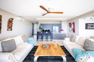 Coral Estate Ocean View Apartments - 9