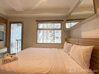 Artsy Private Studio Room at Grand Asia Afrika Bandung Apartment By Travelio - 3