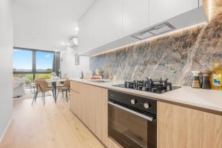 Cozy Inner-North 1BR Retreat w Parking n Gym - 6