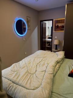 One Bed lexury Apartment with kitchen fridge ,free wifi ,Ac,oven - 9