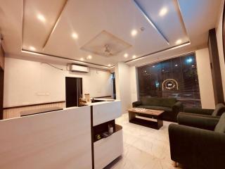 Hotel Majestic Heights - 4