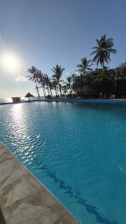 Two bedroom two bed beachfront apartment with large pool - 1