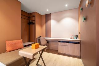 Orange Hotel Chengdu Kuanzhai Alley - 1
