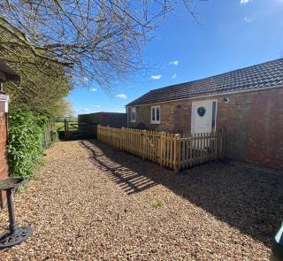 Little Owls Nest - 2 Bed - Pet Friendly w Field - 1