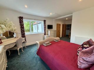 The Coach House - 2