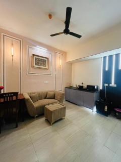 Elegant 1BHK Studio Medanta Front - 2