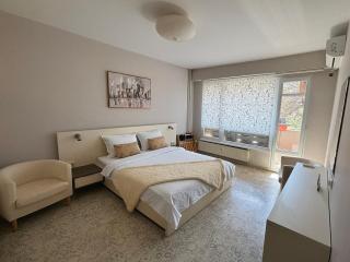 Stylish Apartment near Sofia Airport and Metro, Self Check-in - 2
