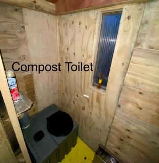 Shepherds hut near beach hot tub Lakeside - 9