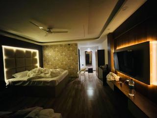 White Coastal Beach Resort - 5