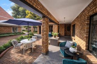 The Gilded Swan 2 Signature Suite - 1