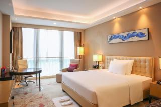 The Thousand Lantern Lake Hotel - 9