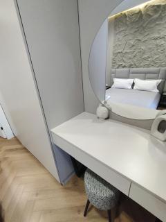 Like Sweet Home 86 - 8