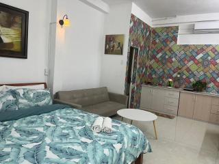 CleanRoom-1km to BuiVien-Max4People - 8