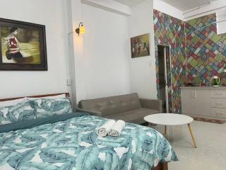 CleanRoom-1km to BuiVien-Max4People - 7