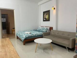 CleanRoom-1km to BuiVien-Max4People - 1