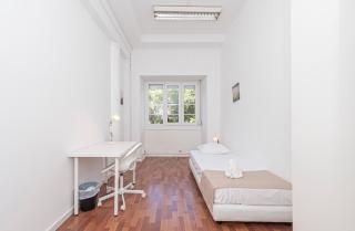 HOUZE Spacious 9 bedroom flat in Central Lisbon - 3