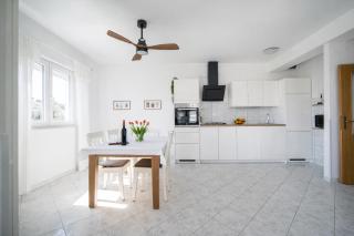 Mary of Mira - FREE Parking - 2BD - SELF CHECK IN - 7