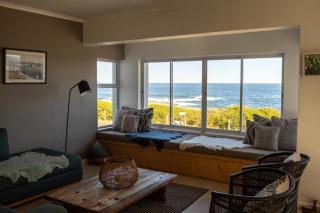 Seafront house with a view - 8