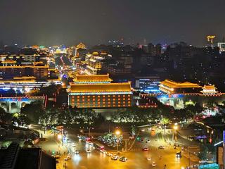 Stylish Homestay Balcony Viewing Acient XiAn Bell Tower and City Wall - 0