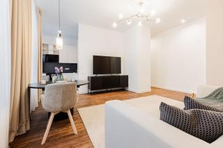 Quiet Center Signature Suite, 1BR - 9