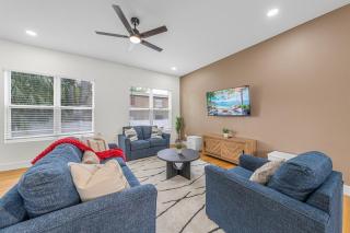 3BR3BA Private Balcony Sleeps 8 Near Busch Gardens - 3