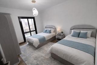 Prime Downtown Cairo Apartment Steps to Everything - 1