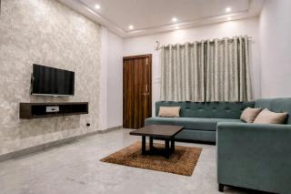 UrbanBliss Divine Cozy Luxury 1BHK Nr Vijay Nagar - 2