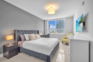 Downtown Miami Stay with Private Balcony - 8