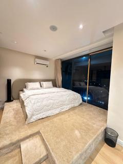 Minimalist Cabin PS5, Private Pool, Views, Near Wuse2 - 4