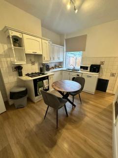 3 Bed Near Coventry Arena, Contractor & Family Accommodation - Coventry - 8