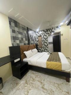 Hotel Amber Empire Vile Parle Near Domestic Airport - 0