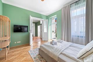 Central & Modern Apartment with Balcony - 1