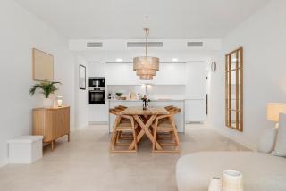Sea Breeze Deluxe Apartment - 2