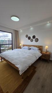 Luxury 2BR, King & Queen Beds, 13th Floor City Views, Pool & Gym, Westlands - 1